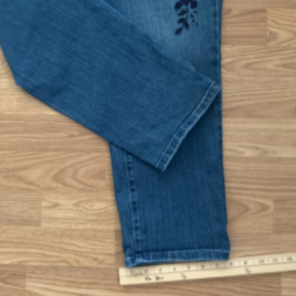 Crown Ivy Straight Curvy Leg Jeans jeans Size 22W - Picture 15 of 15